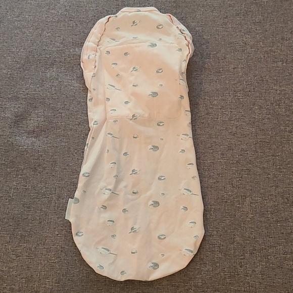 Happiest Baby swaddle - Picture 2 of 4